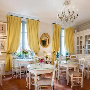 Les Quatre Dauphins Hotell